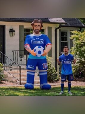 Lionel Messi 10-Ft High Lowes Limited Edition Lighted Outdoor Inflatable NIB
